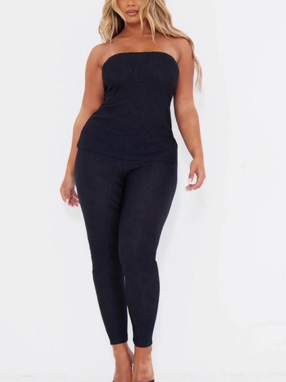 Prettylittlething black leggings